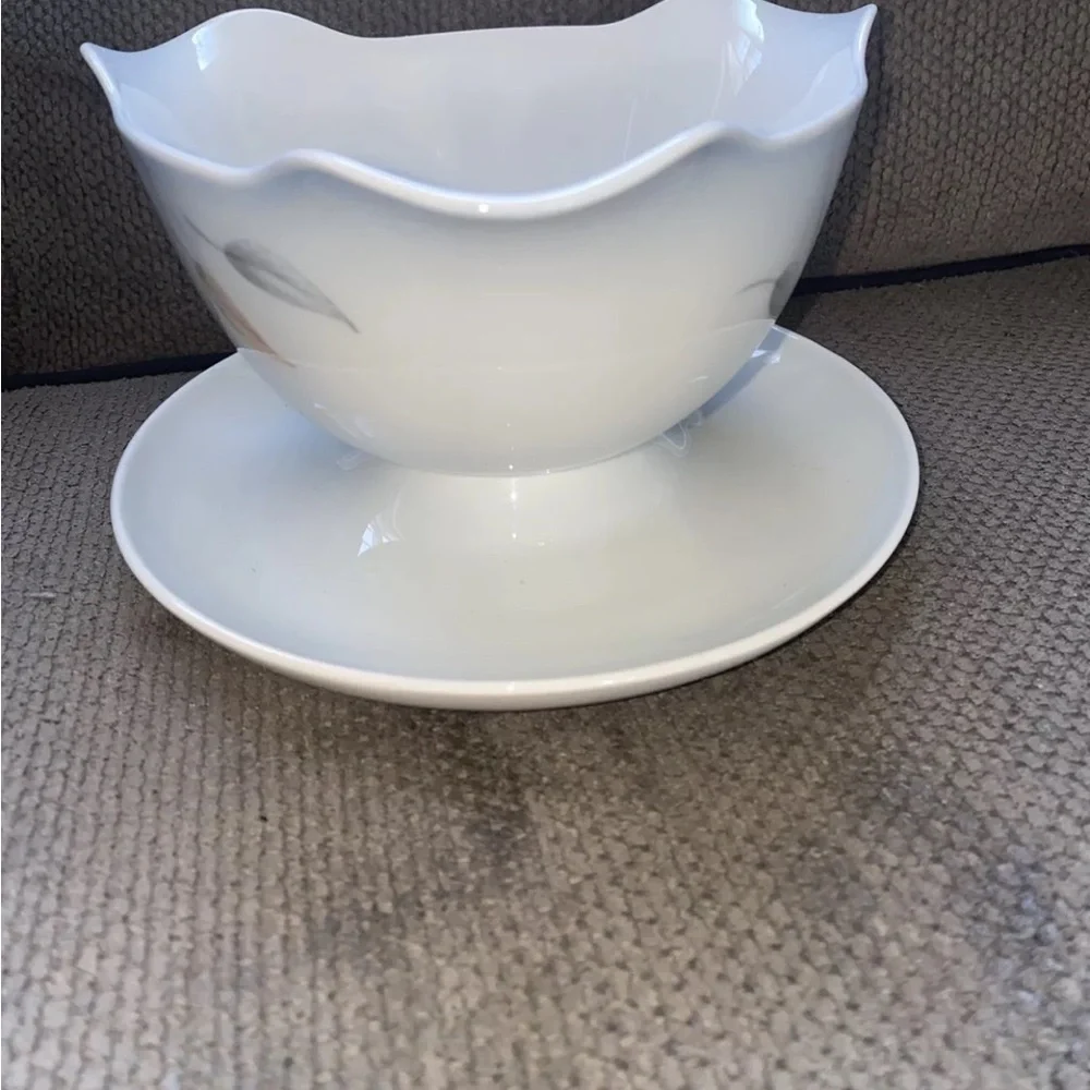 Bing & Grondahl Falling Leaves Gravy‎ Boat with Plate